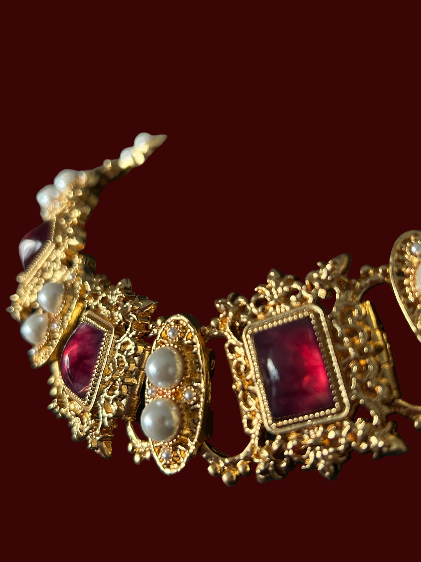 Royal Choker